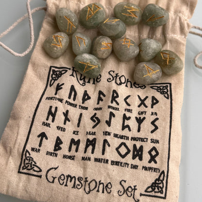 Runenstein Set Grüner Aventurin