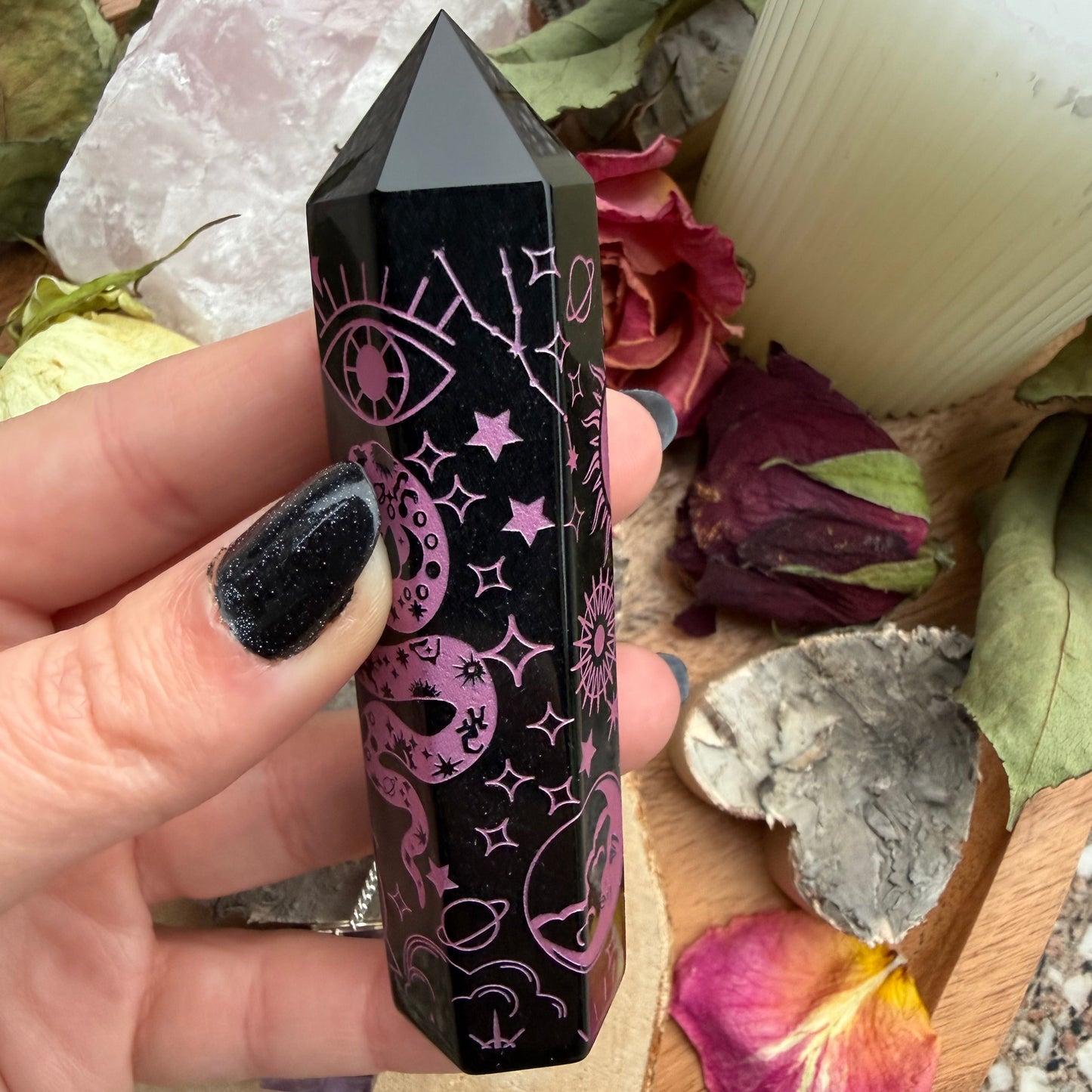 SCHWARZER OBSIDIAN Spitze Gravur