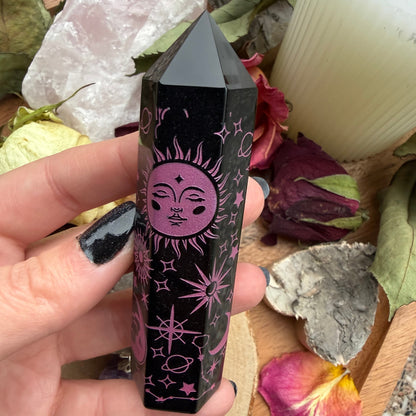 SCHWARZER OBSIDIAN Spitze Gravur